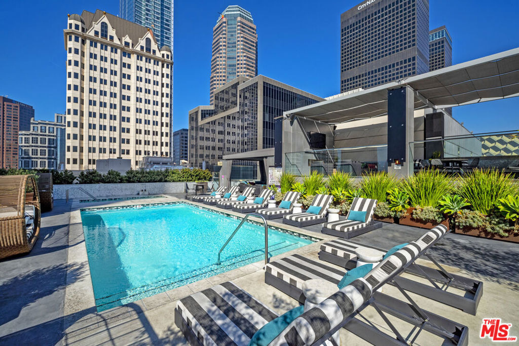 727 W 7th Street - Photo 14