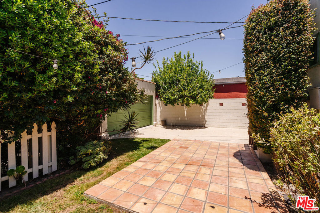 2735 Clyde Avenue - Photo 31