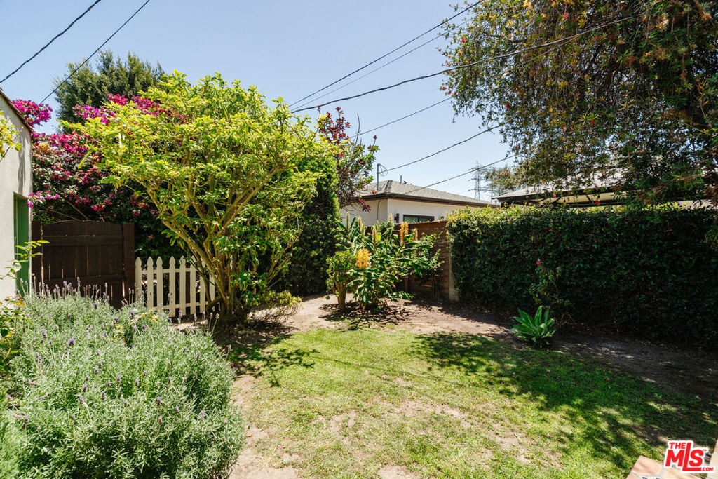 2735 Clyde Avenue - Photo 40