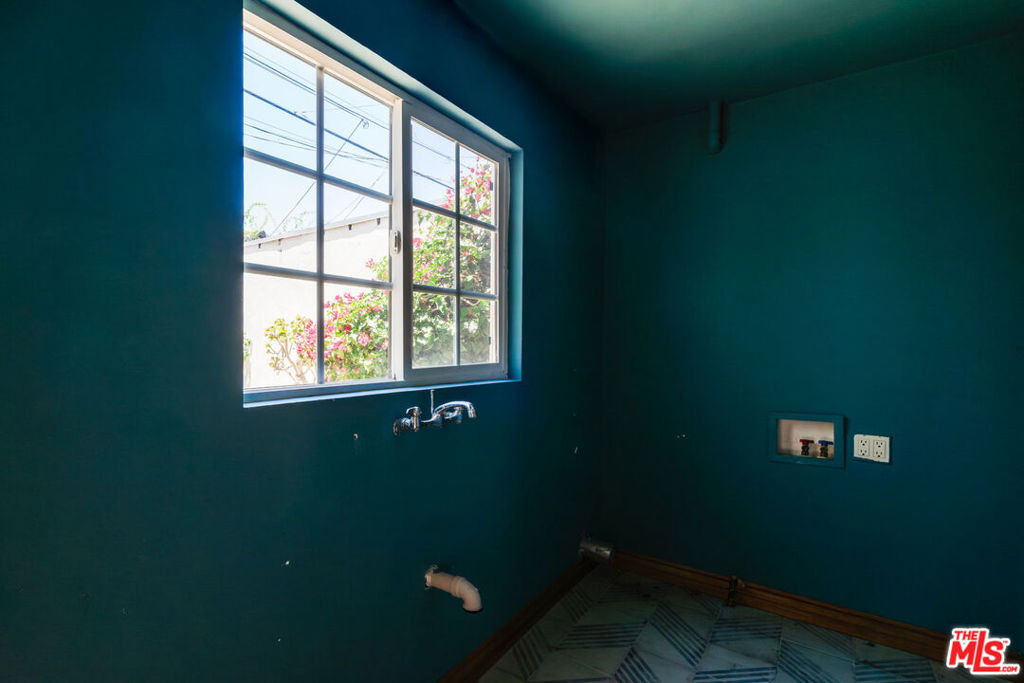 2735 Clyde Avenue - Photo 38