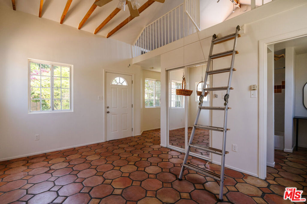 2735 Clyde Avenue - Photo 51