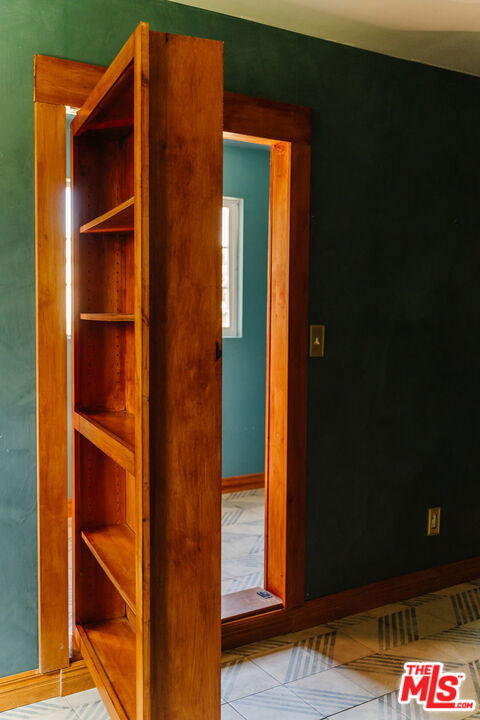 2735 Clyde Avenue - Photo 36