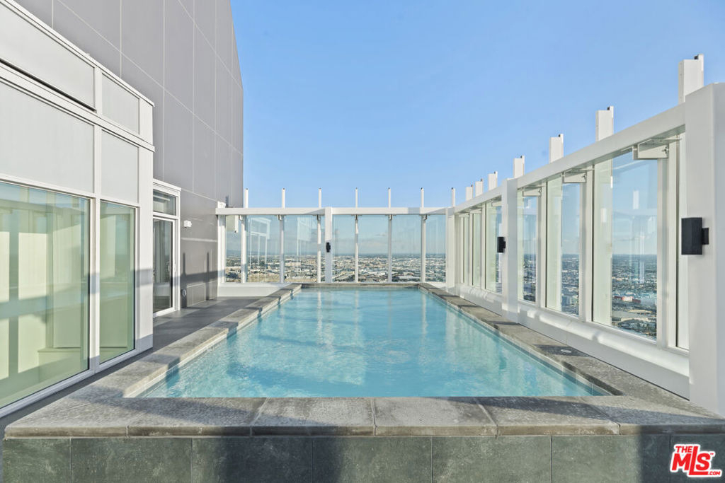 230 W Olympic Boulevard - Photo 2
