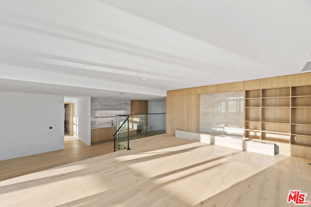 230 W Olympic Boulevard - Photo 38