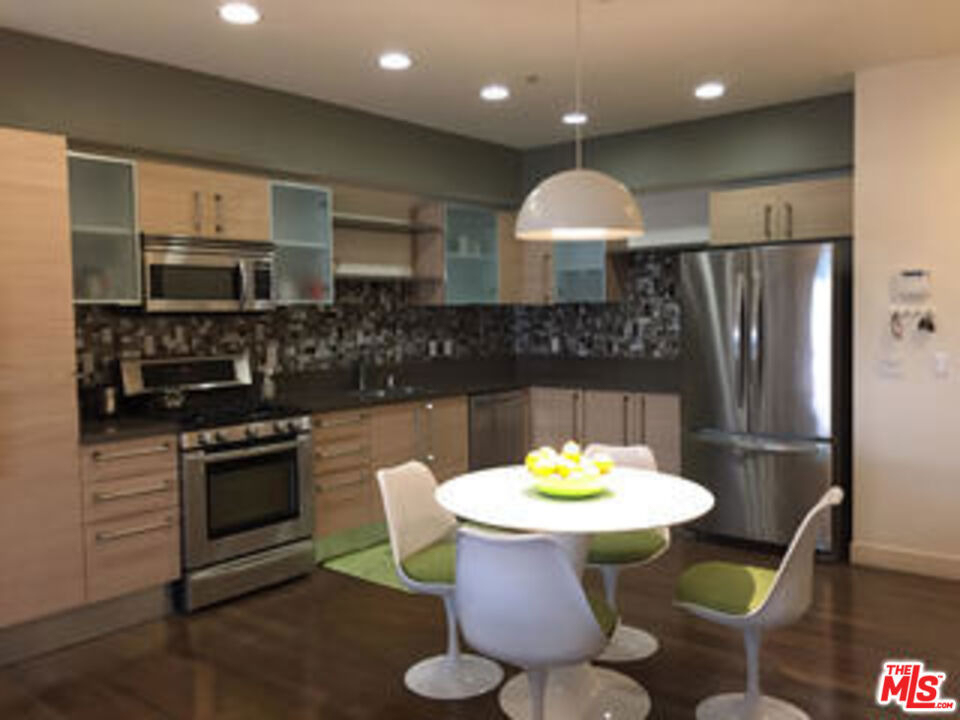 1234 Wilshire Boulevard - Photo 3