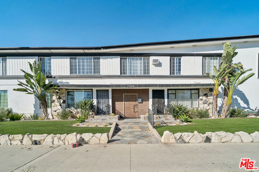 7209 Willoughby Avenue - Photo 9