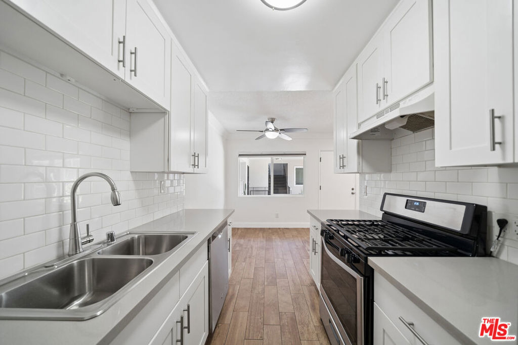 7209 Willoughby Avenue - Photo 4
