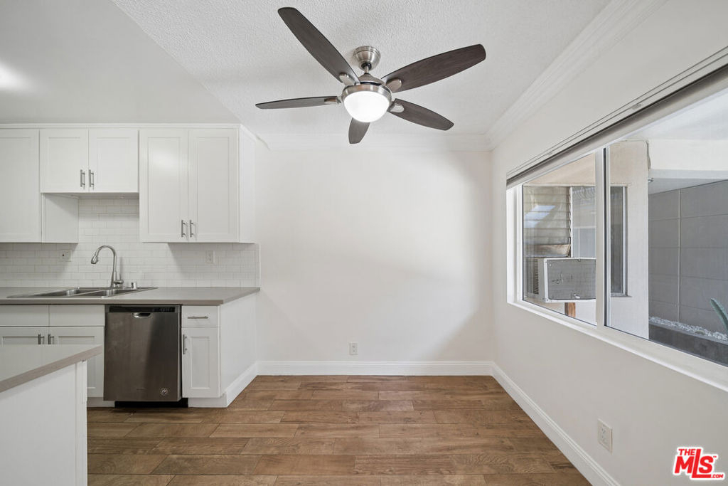 7209 Willoughby Avenue - Photo 2