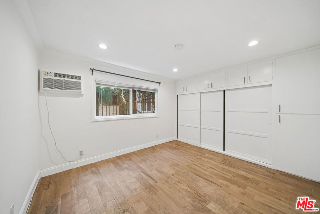 7209 Willoughby Avenue - Photo 7