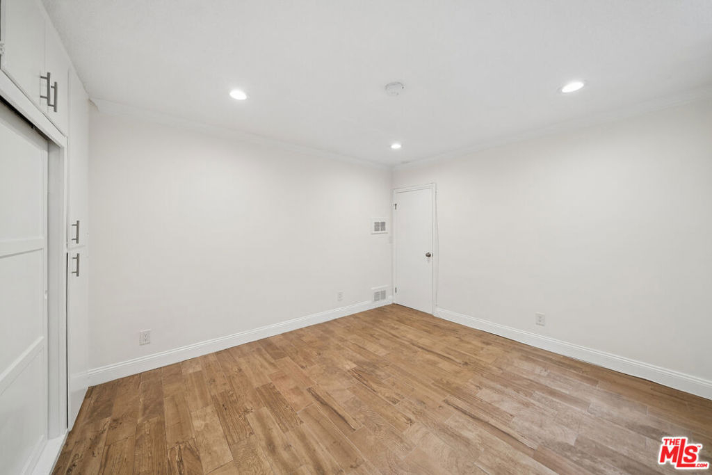 7209 Willoughby Avenue - Photo 6
