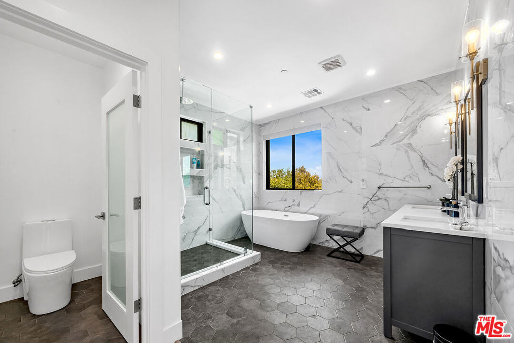 4841 Minden Place - Photo 32
