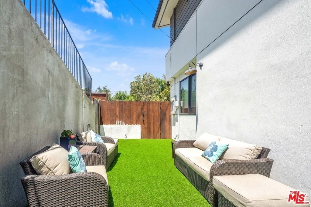 4841 Minden Place - Photo 54