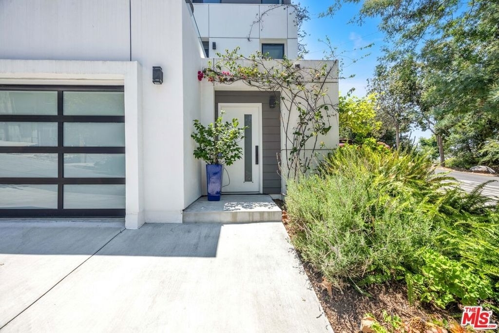 4841 Minden Place - Photo 48