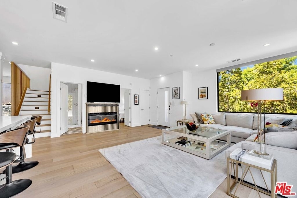 4841 Minden Place - Photo 12