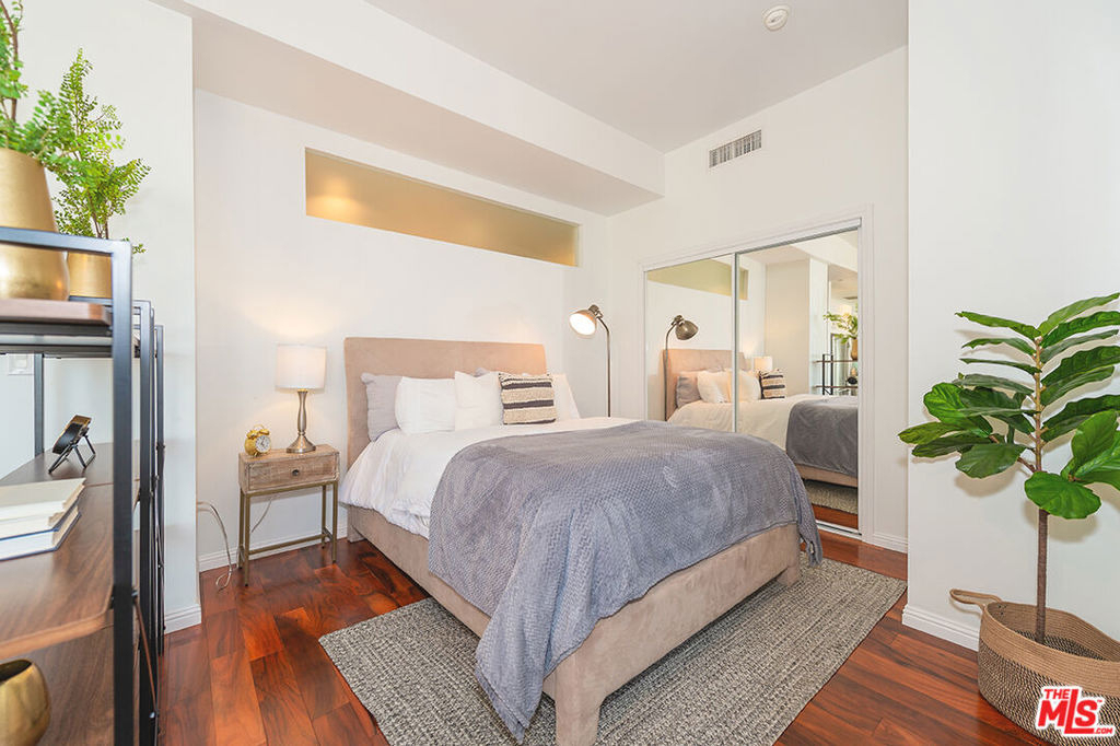 1100 Wilshire Boulevard - Photo 5