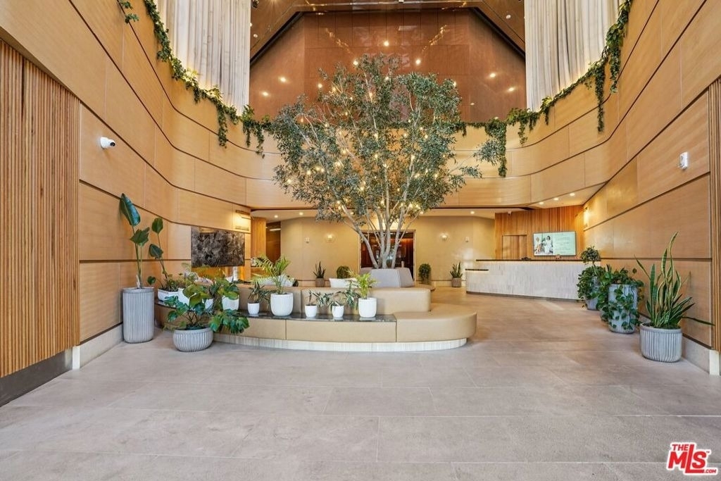 1100 Wilshire Boulevard - Photo 23