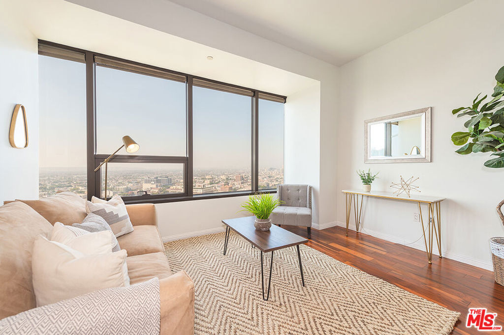 1100 Wilshire Boulevard - Photo 0