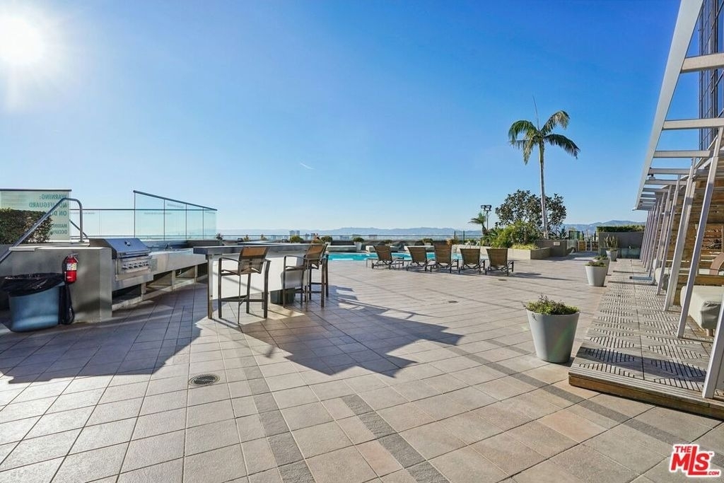 1100 Wilshire Boulevard - Photo 14