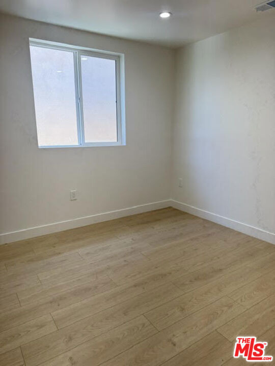 1243 1/2 W 41st Place - Photo 5