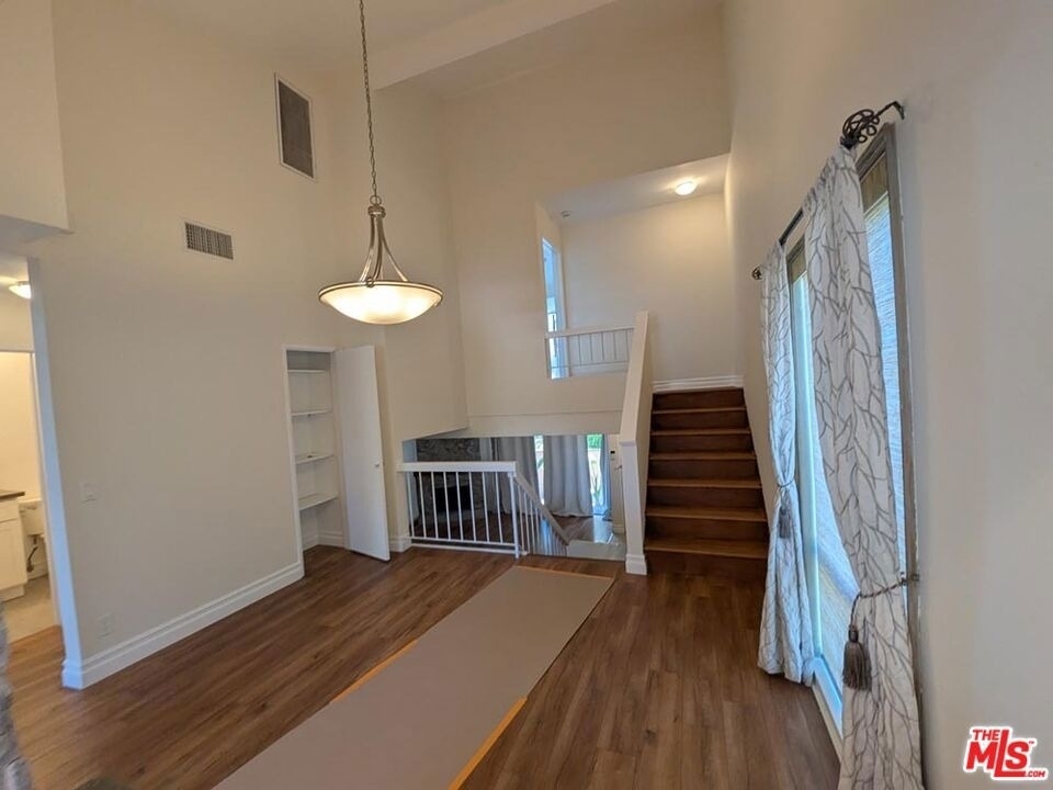 10051 Topanga Canyon Boulevard - Photo 9