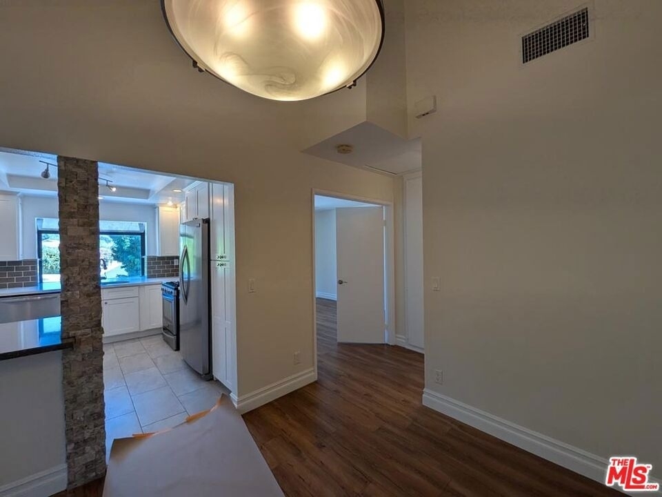 10051 Topanga Canyon Boulevard - Photo 11