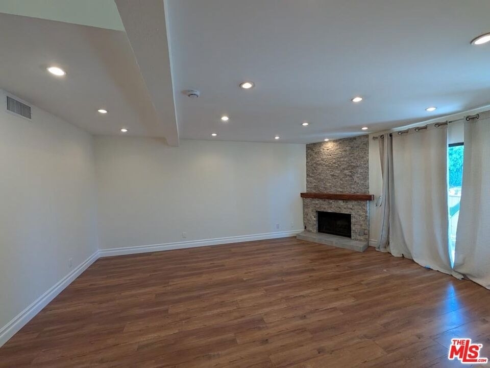 10051 Topanga Canyon Boulevard - Photo 4