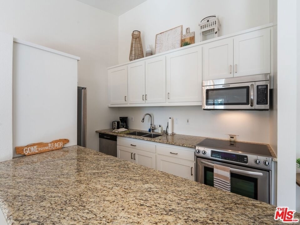 647 S Prospect Avenue - Photo 5