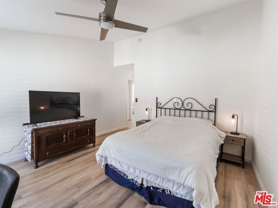 647 S Prospect Avenue - Photo 14