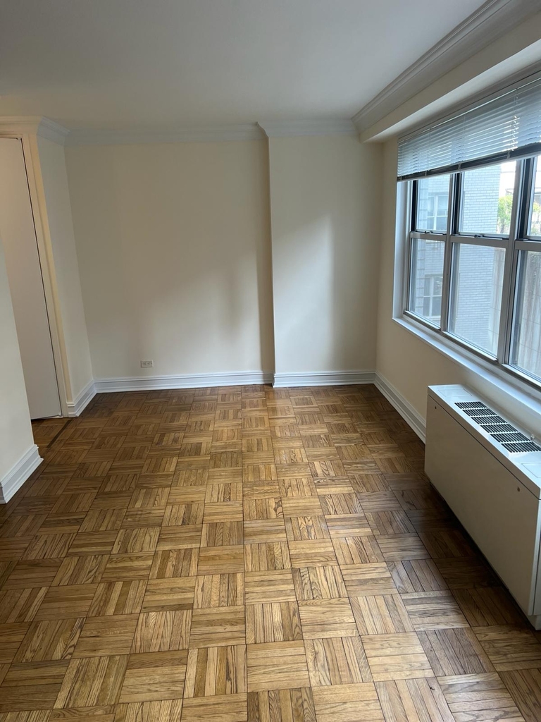 8th Avenue / W 52 Street - Photo 3