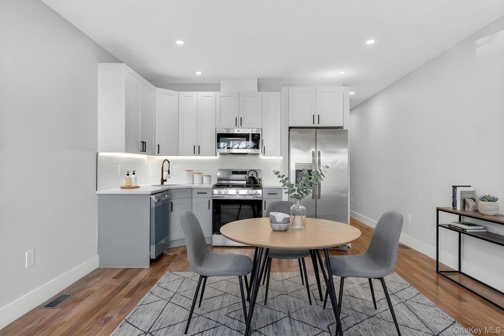 Spacious apartment at 95th ST Ozone Park - Photo 1