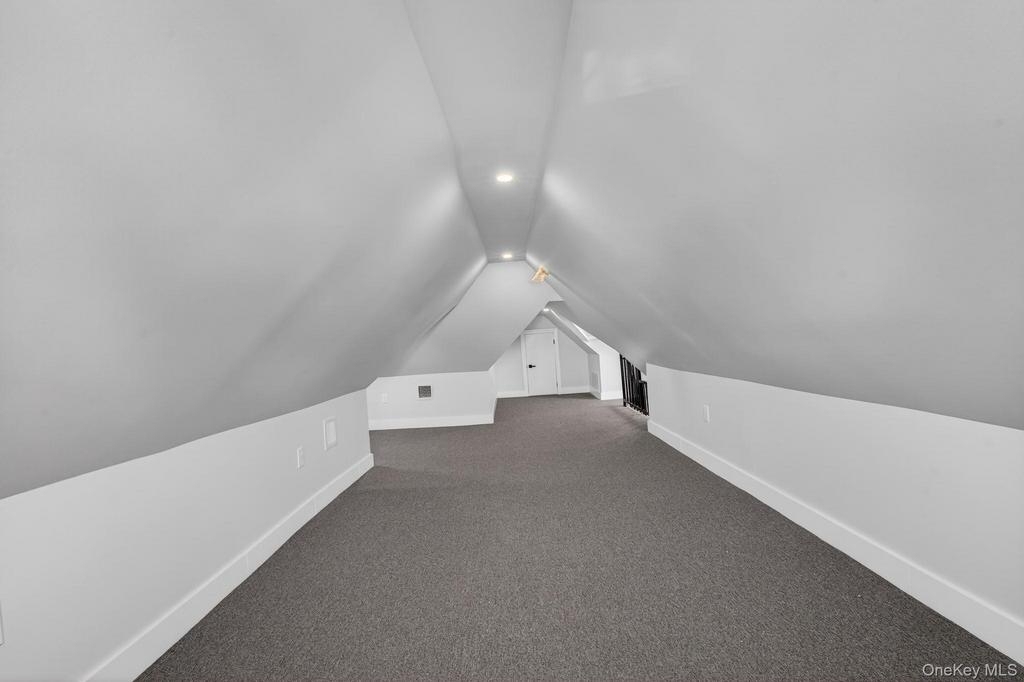 Spacious apartment at 95th ST Ozone Park - Photo 4