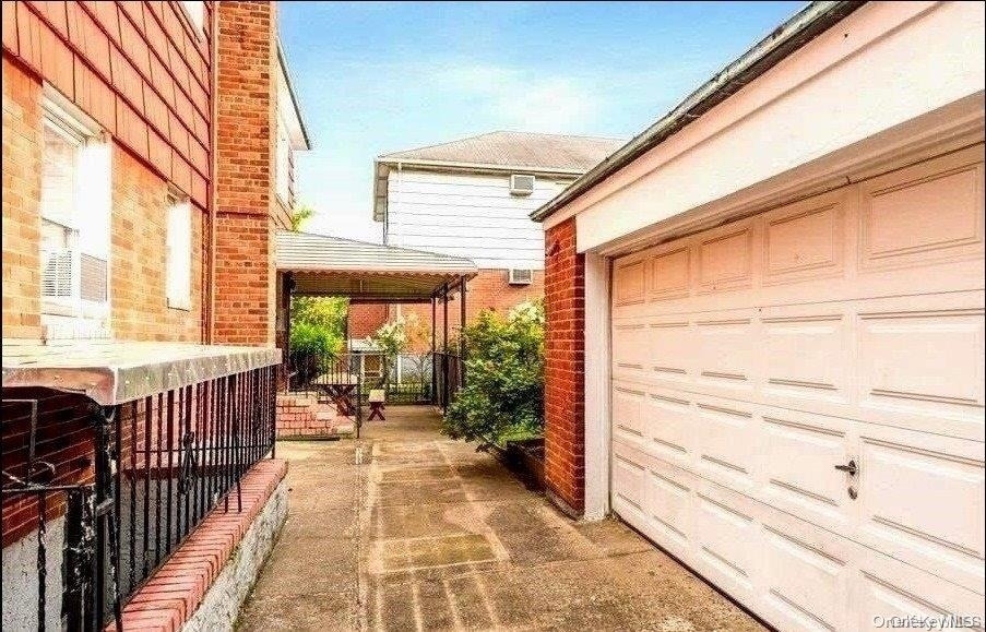 83-08 Langdale Street - Photo 2