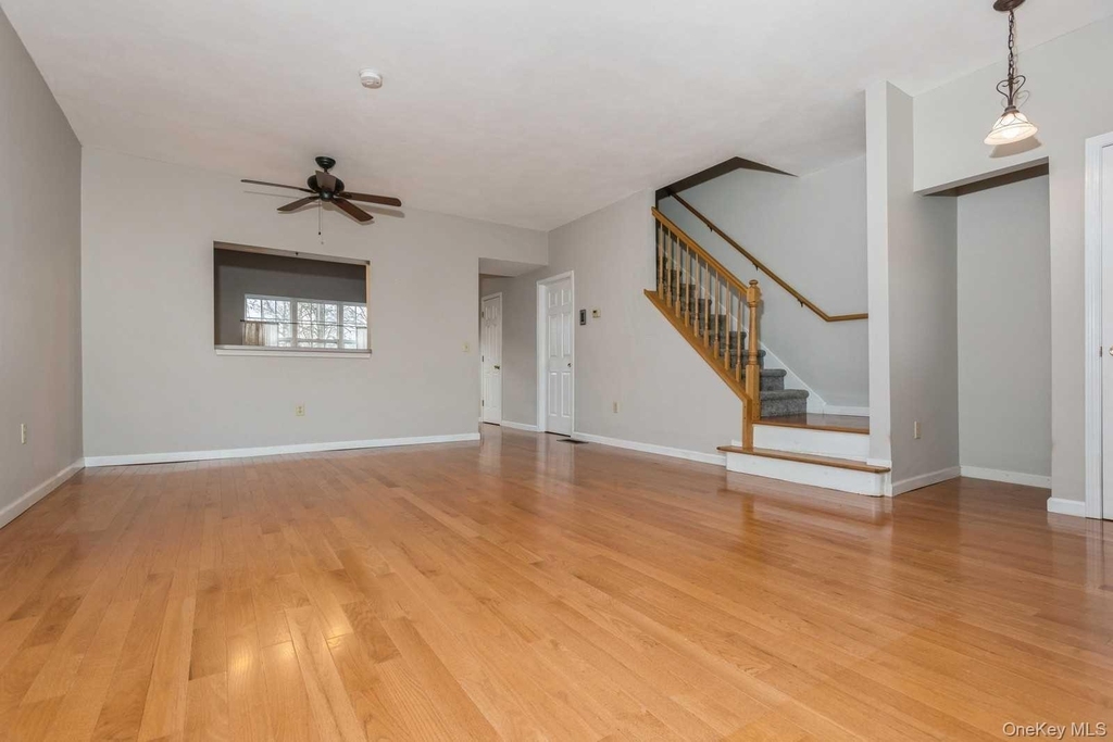 52 Schenck Avenue - Photo 7