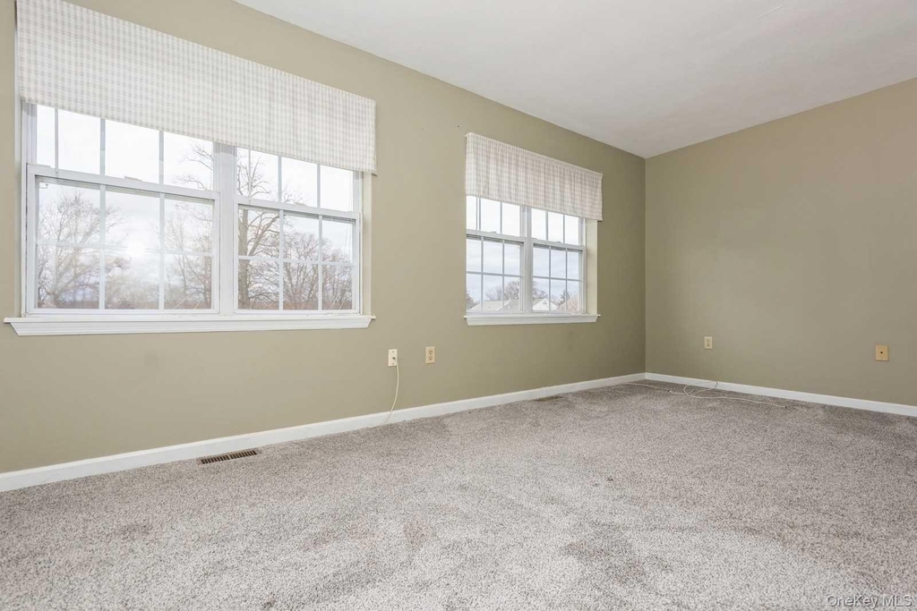 52 Schenck Avenue - Photo 25