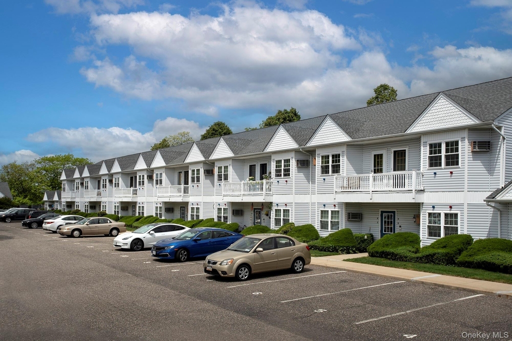 30 Bay Point Court - Photo 0