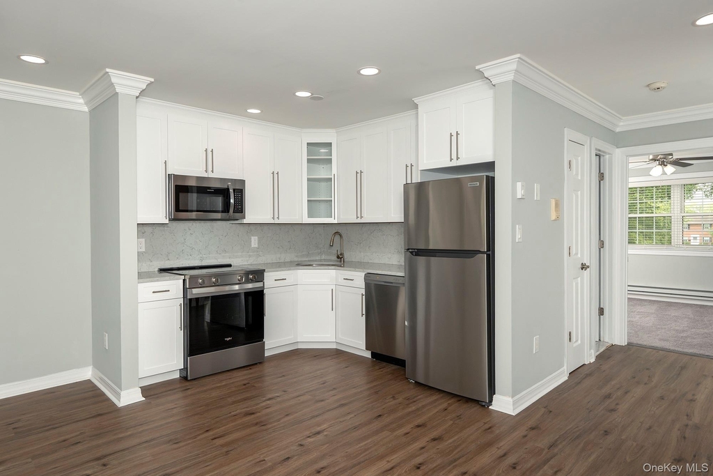 30 Bay Point Court - Photo 1