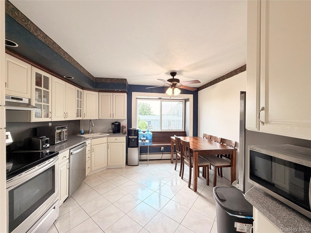 2 Fortune Road W - Photo 3