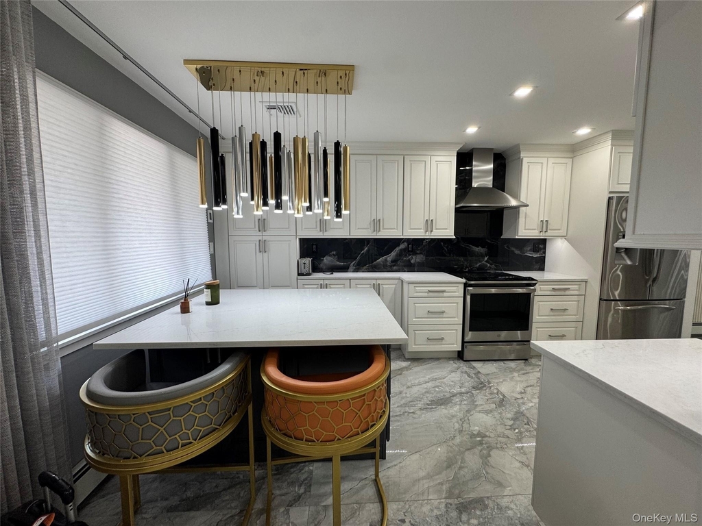285 S Broadway - Photo 2
