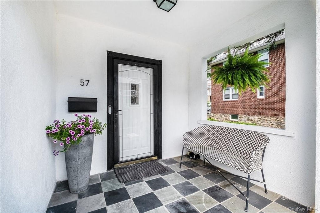 57 Circuit Avenue - Photo 2