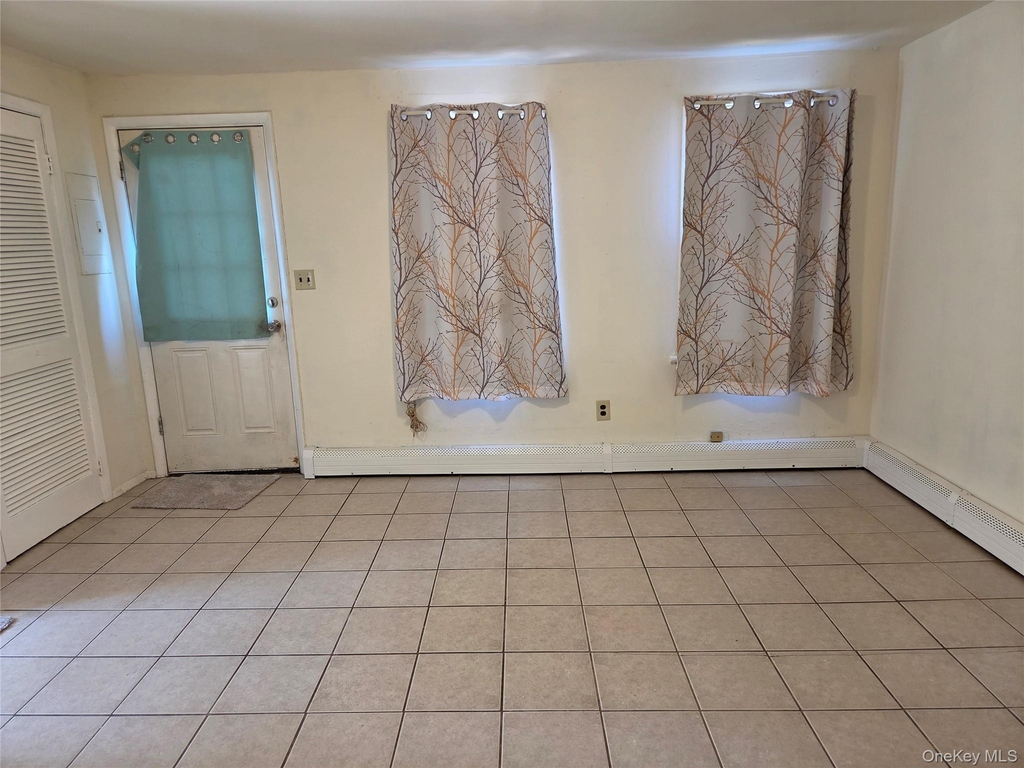 119 W Railroad Avenue - Photo 0