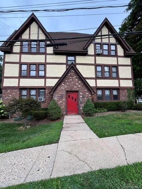 44 Oakwood Road - Photo 0