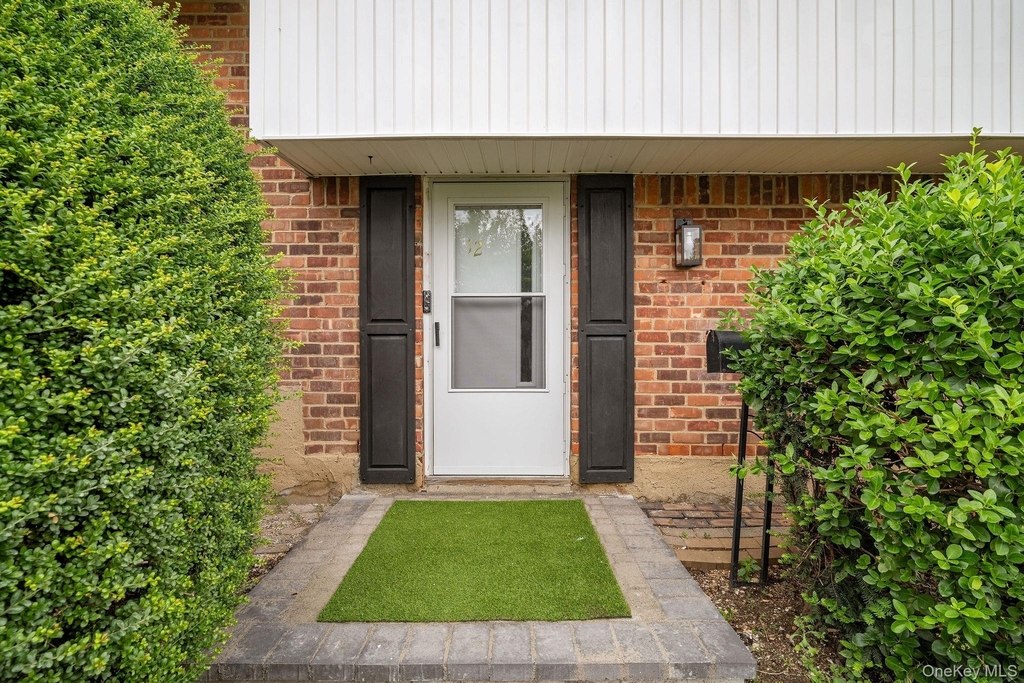 12 Warren Lane - Photo 3