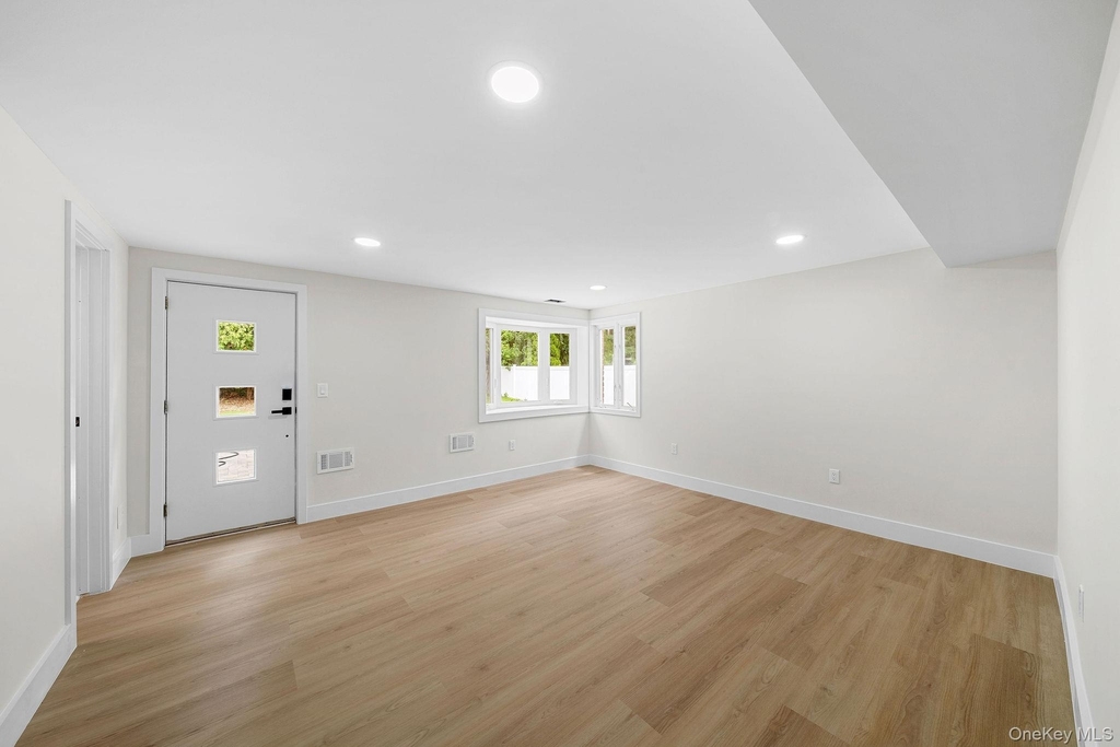 12 Warren Lane - Photo 4