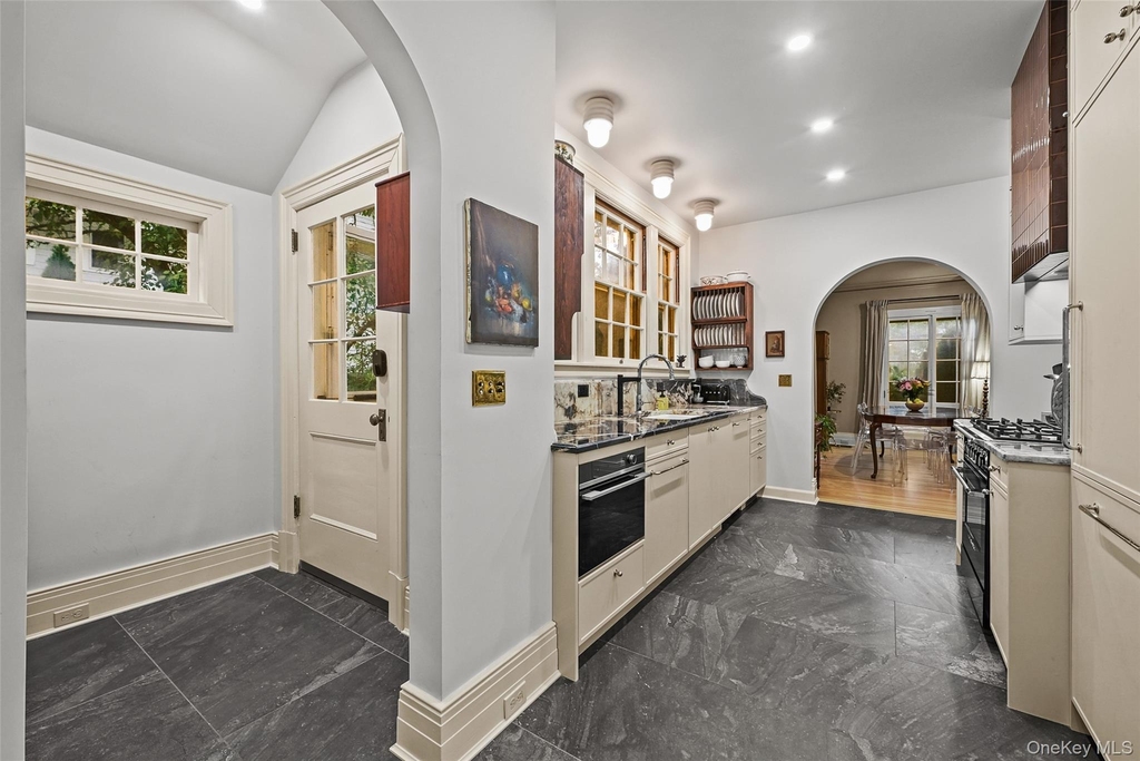 11 Maple Avenue - Photo 23