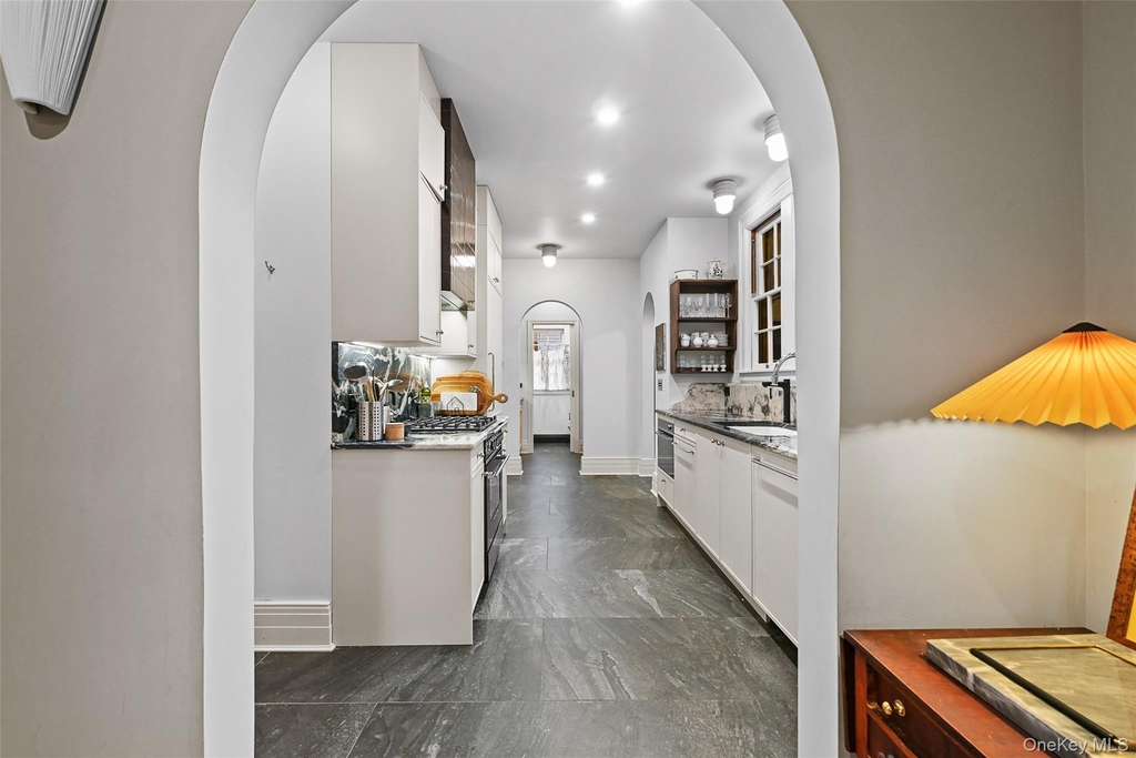 11 Maple Avenue - Photo 15