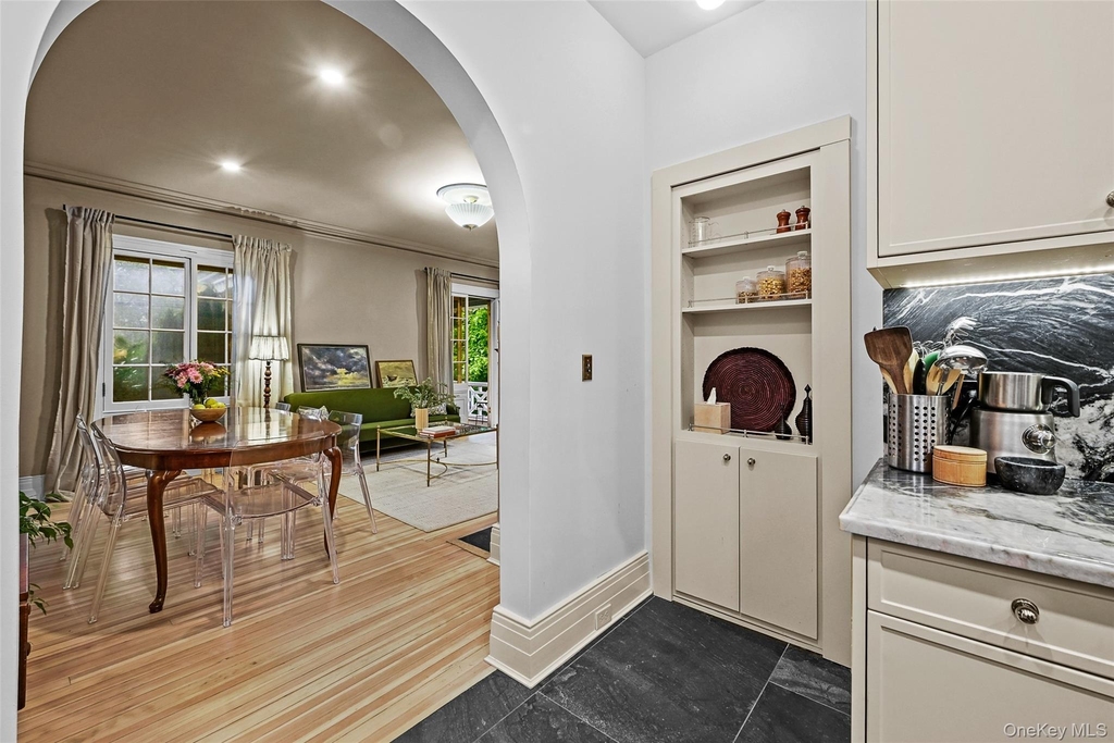 11 Maple Avenue - Photo 8