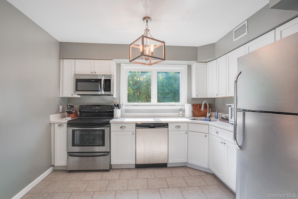 125 Stringham Road - Photo 7