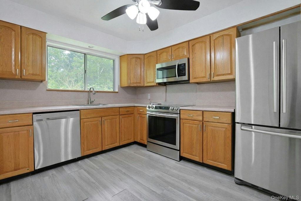121 Coachlight Square - Photo 8