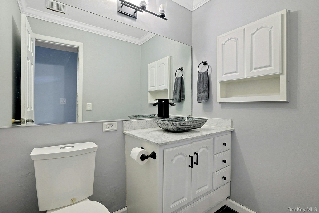 121 Coachlight Square - Photo 11