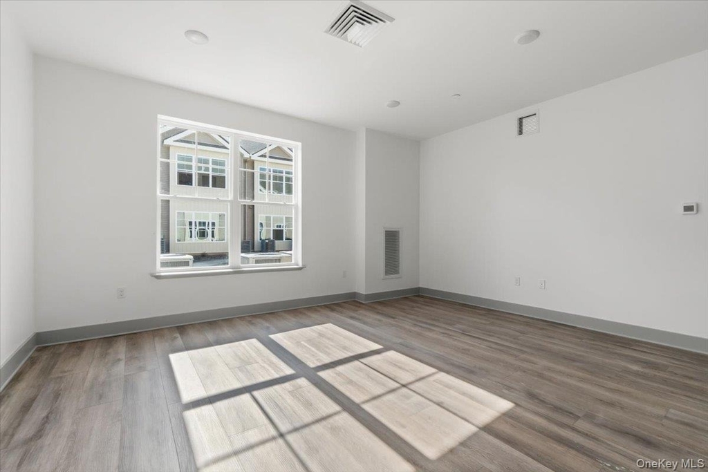 75 Forester Avenue - Photo 3